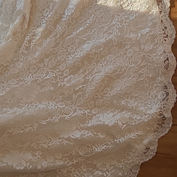 Maggie Sottero wedding gown - Picture 6 of 17